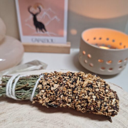 kruiden smudge bundel met palo santo